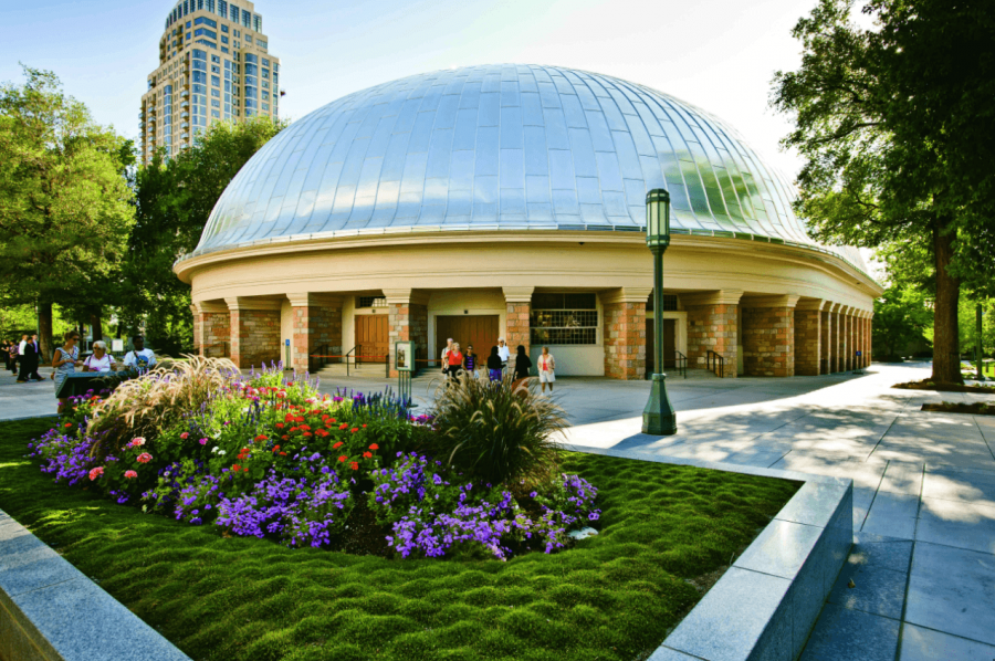 Salt Lake Tabernacle in Salt Lake City, Utah, historic Latter-day Saint meetinghouse on Temple Square with its distinctive oval roof. Salt Lake Tabernacle in Salt Lake City, Utah, historic Latter-day Saint meetinghouse on Temple Square with its distinctive oval roof.