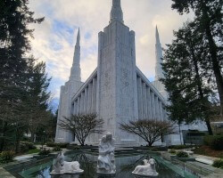 Portland Oregon Temple at Christmas