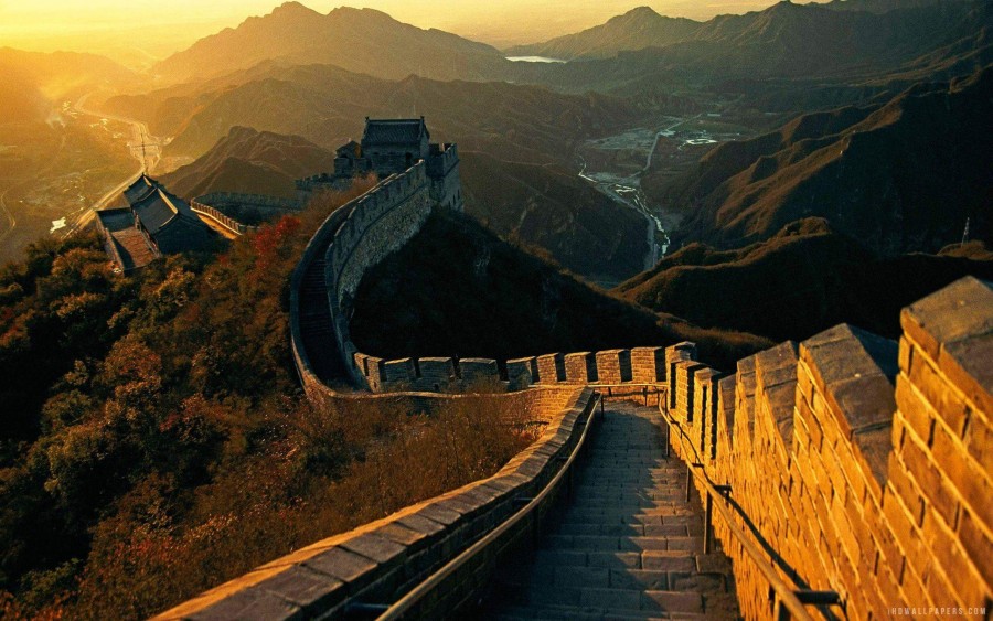 A section of the Great Wall at sunset in Jinshanling, China.