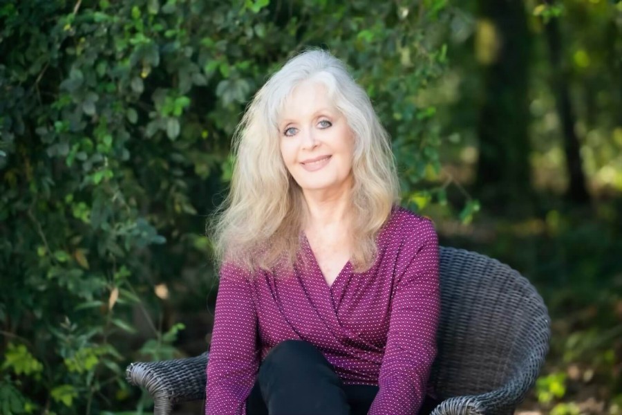 This was my latest photo taken  in my backyard. Alabama is indeed a very green state!